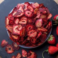 توت فرنگی خشک